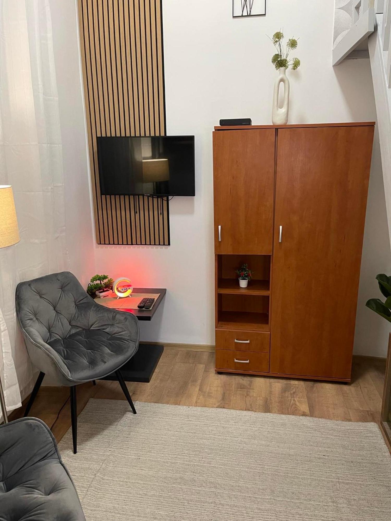 Ferienwohnung Ernesto 17 With Free Parking Possibility Budapest Exterior foto